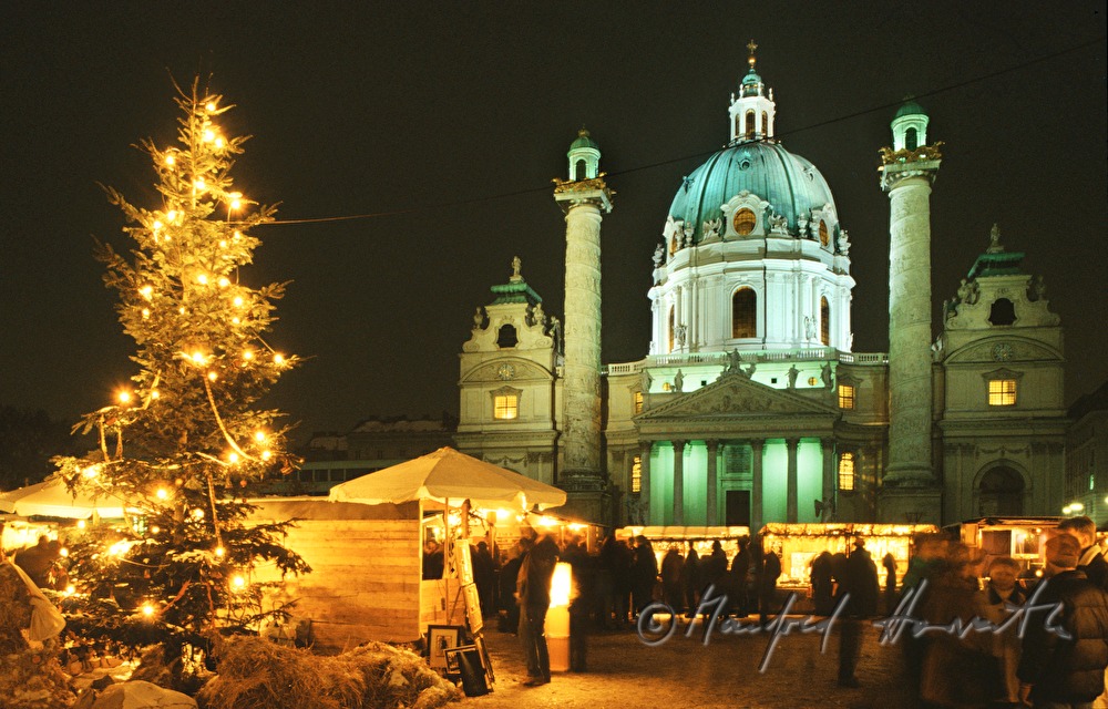 christmas market on Karlsplatz