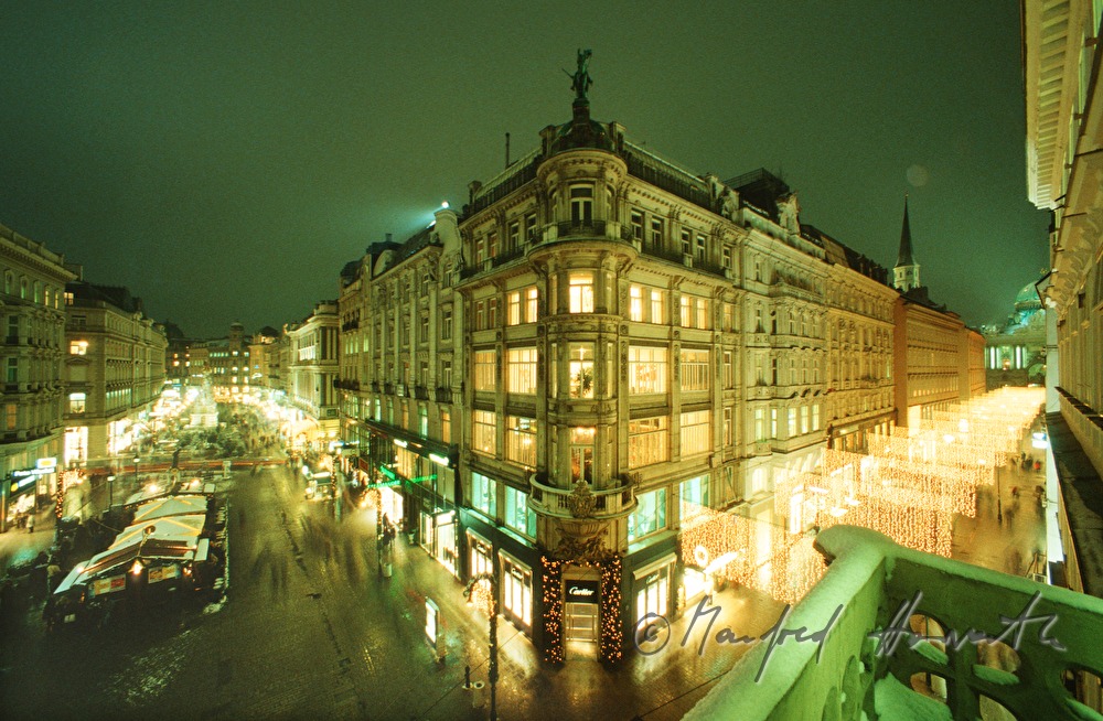 Christmas Market on Graben and Stephen's Cathedral