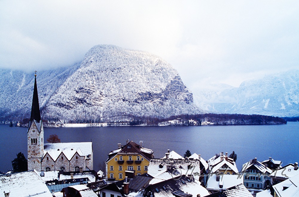 evangelic church, ferry and Hallstaettersee
