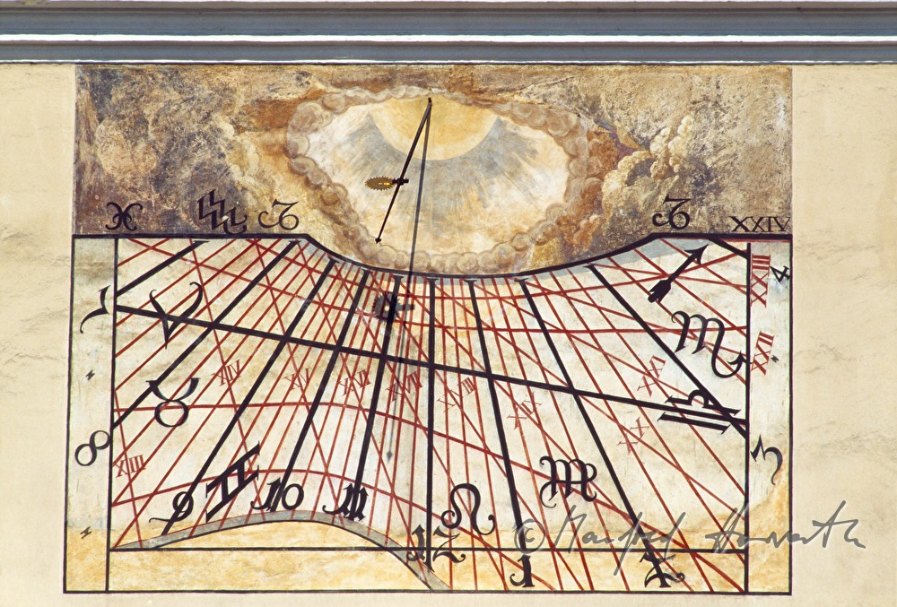 sundial on the Heiliggeistkirche, 18.Jh.