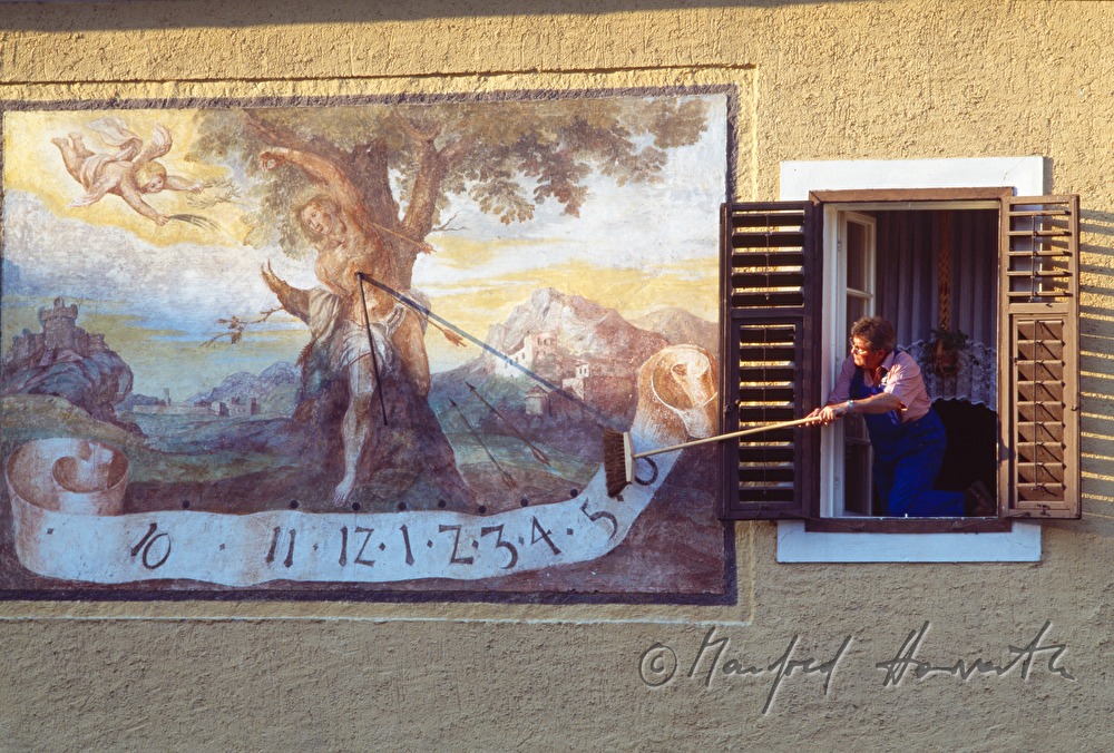 cleaning of the sundial