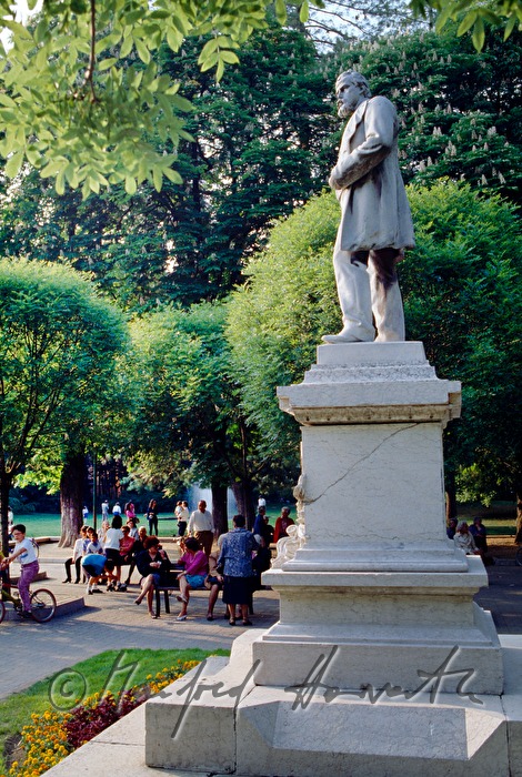monument of Ponchielli