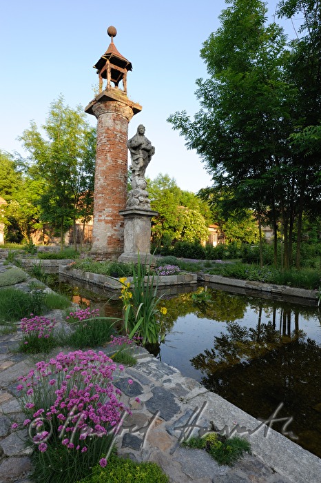 <varying!>Hotel Trebesice, garden