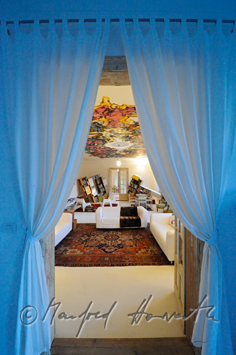 suite with a graffiti at Hotel Trebesice