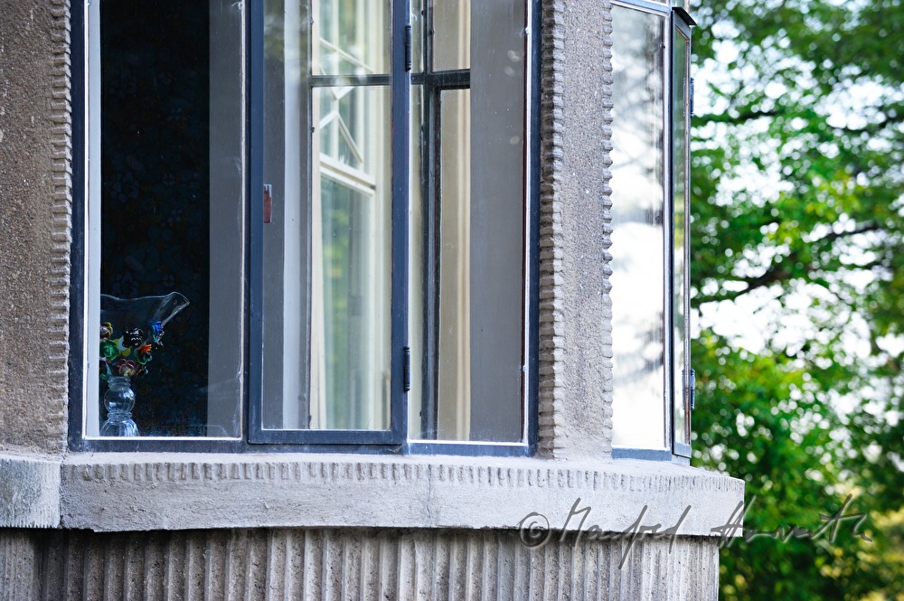 Hotel  Chateau Kotera, window with a glass vase