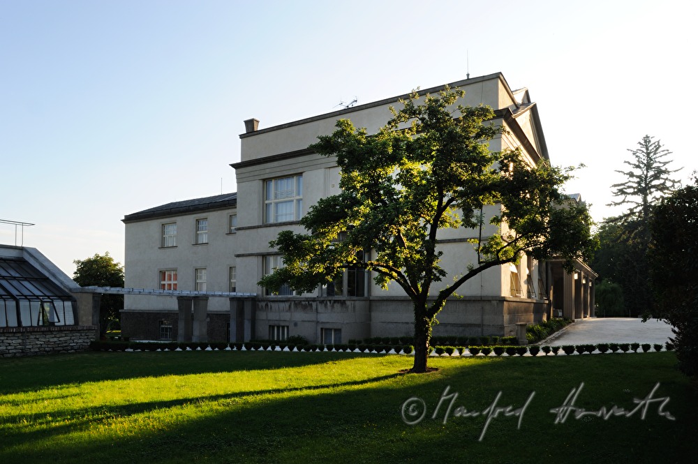 Hotel  Chateau Kotera, lateral view from the garden