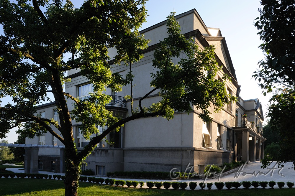 Hotel  Chateau Kotera, lateral view from the garden