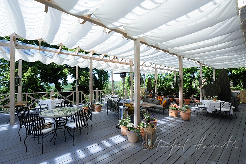 Chateau Mcely, garden terrace