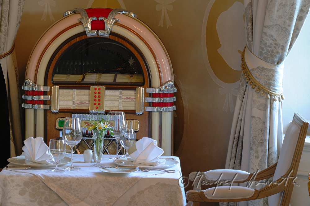 Chateau Mcely, dining room