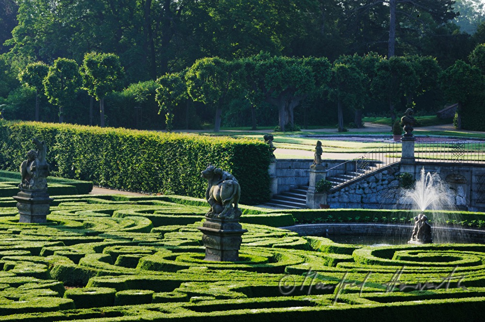 Schloss Dobris, chateau park, fountain