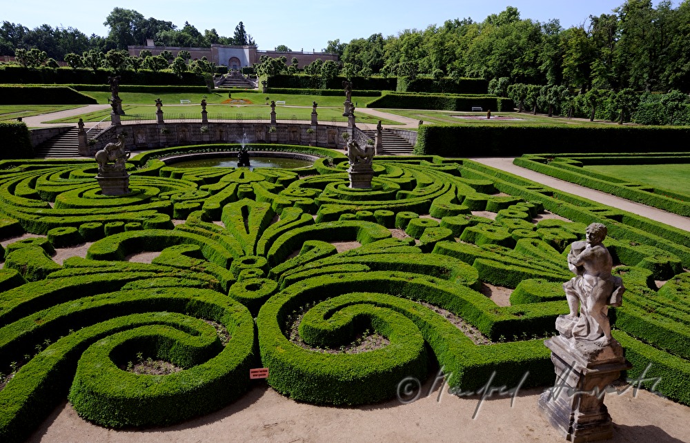 Schloss Dobris, chateau park