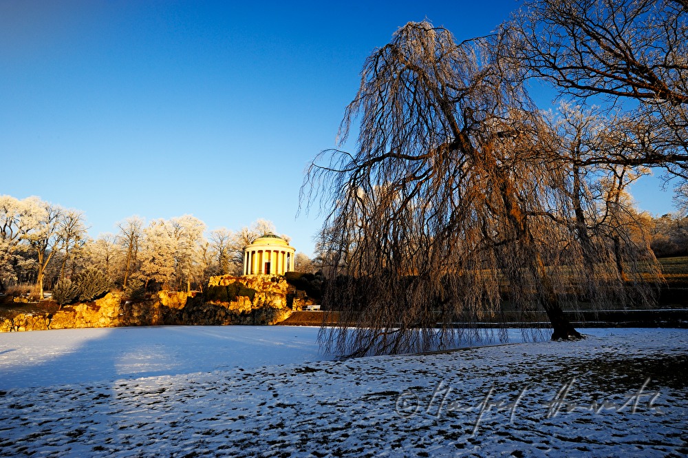 Leopoldinentempel in the landscape garden