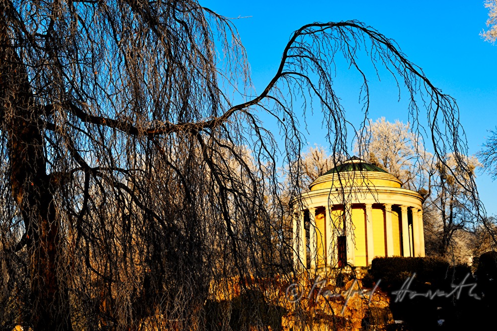 Leopoldinentempel in the landscape garden
