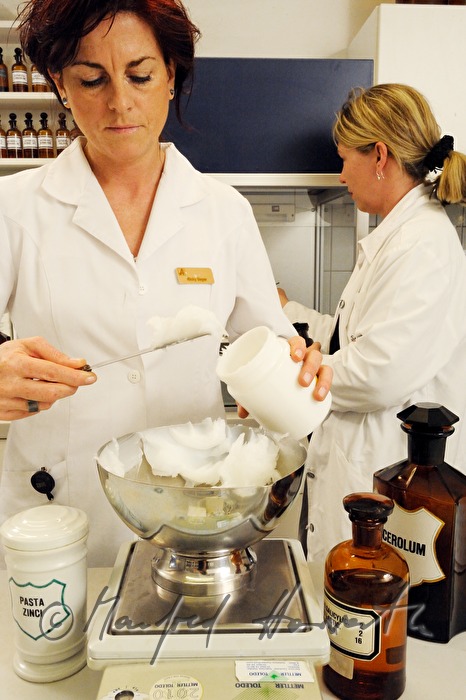preparation of an ointment with an old recipe