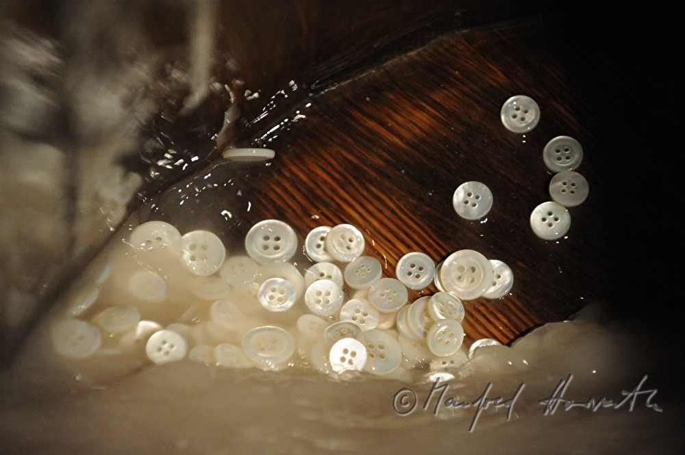making of hand made mother-of-pearl buttons