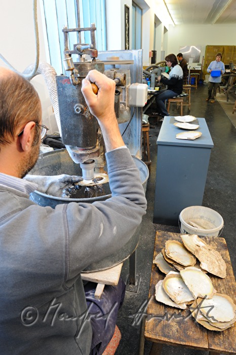 making of hand made mother-of-pearl buttons