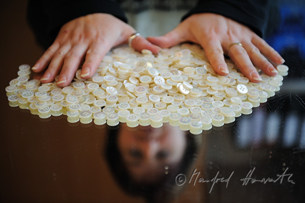 making of hand made mother-of-pearl buttons