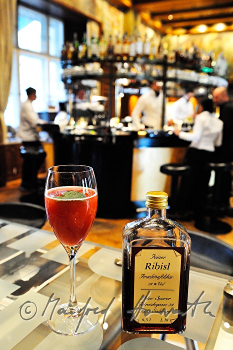 red currant cocktail in the Laurin Bar