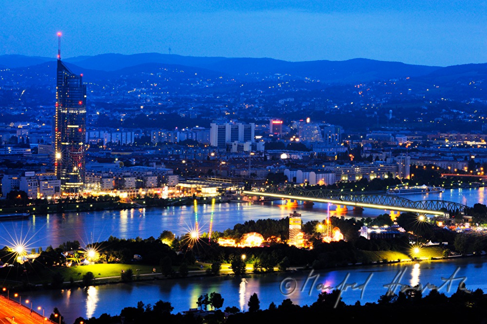 view from the Donauturm to the Donauinselfest