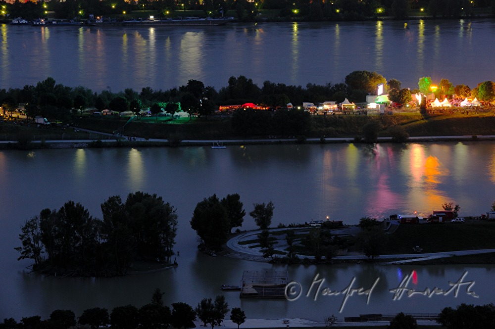 view from the Donauturm to the Donauinselfest