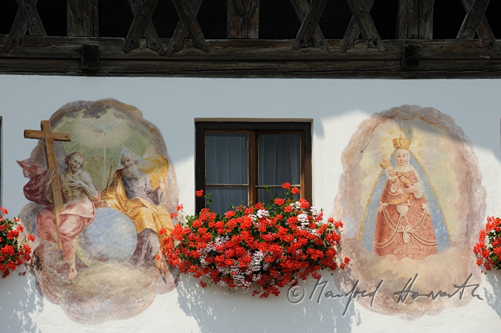 farmhouse with typical fresco
