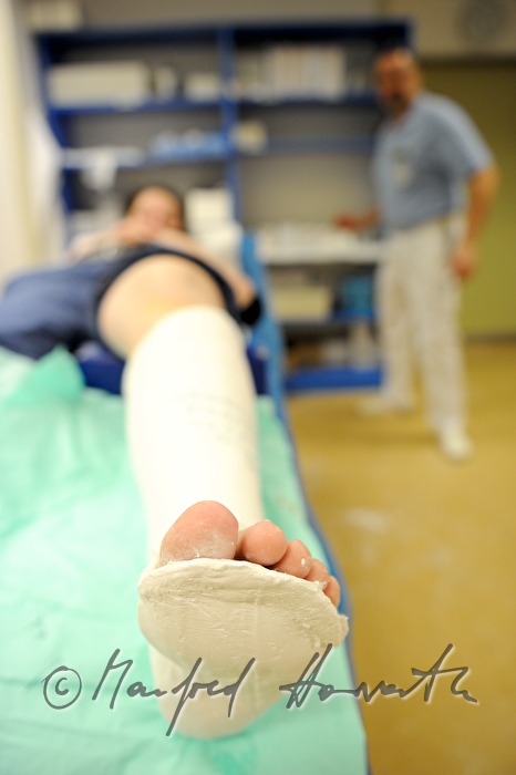 patient with broken leg in the accident department