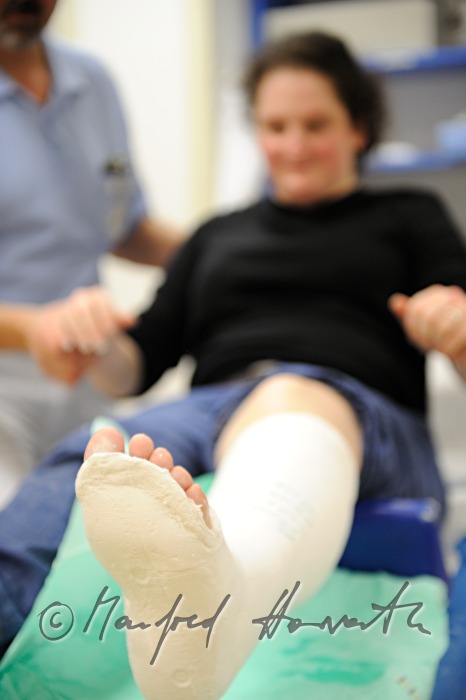 patient with broken leg in the accident department