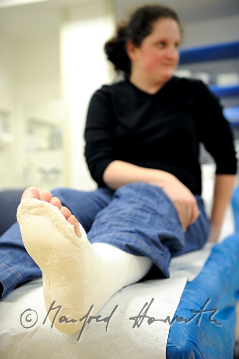 patient with broken leg in the accident department