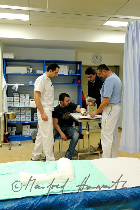 patient with broken arm in the accident department