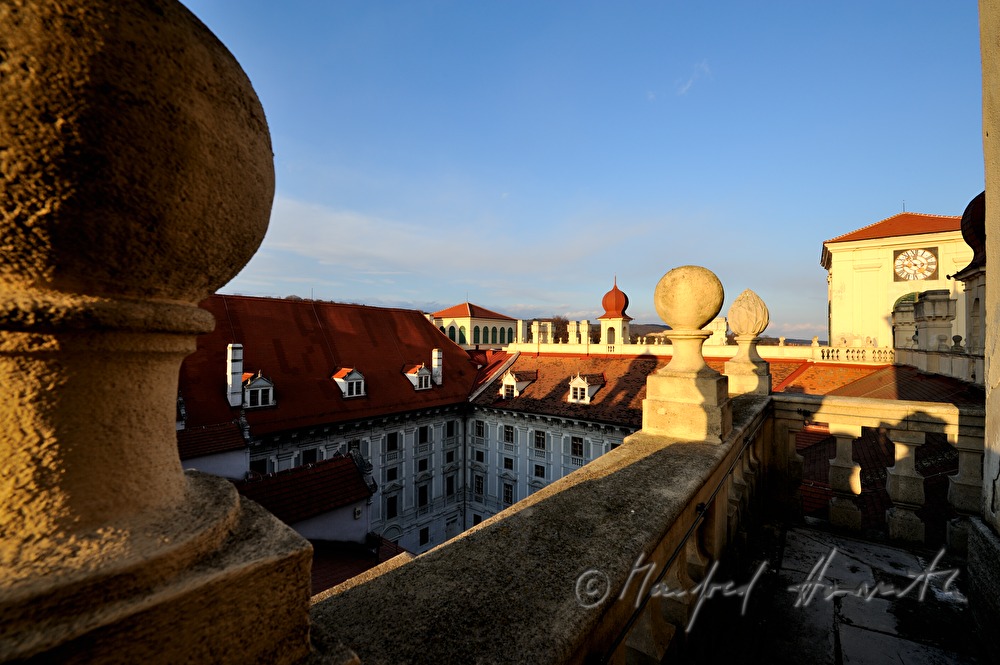 roof and inner courtyard