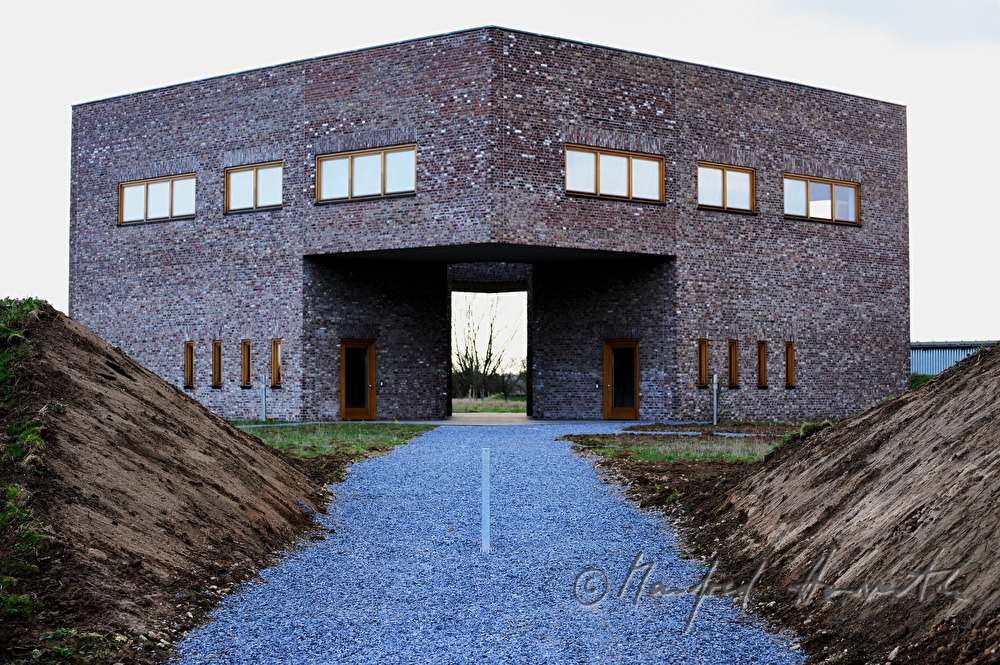 house for the international institute of biopysics (HIB)