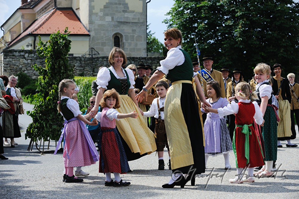 dancers at the dance around the maypole