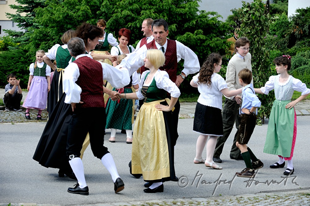 dancers at the dance around the maypole