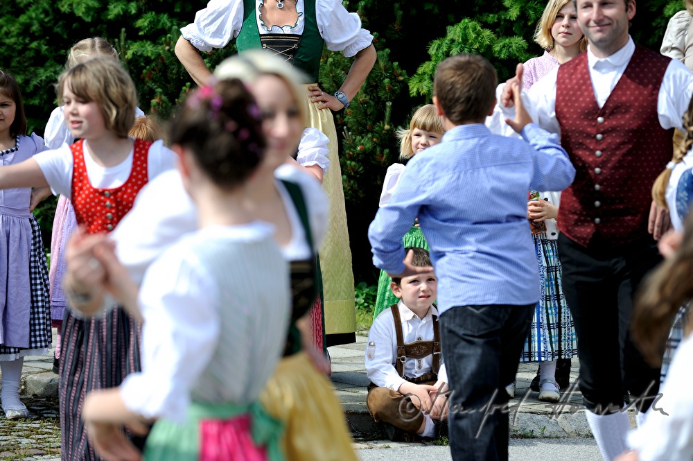 dancers at the dance around the maypole