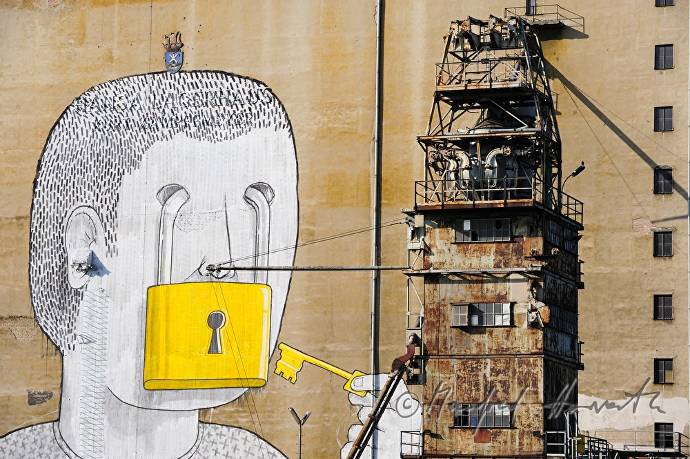 granary with graffiti