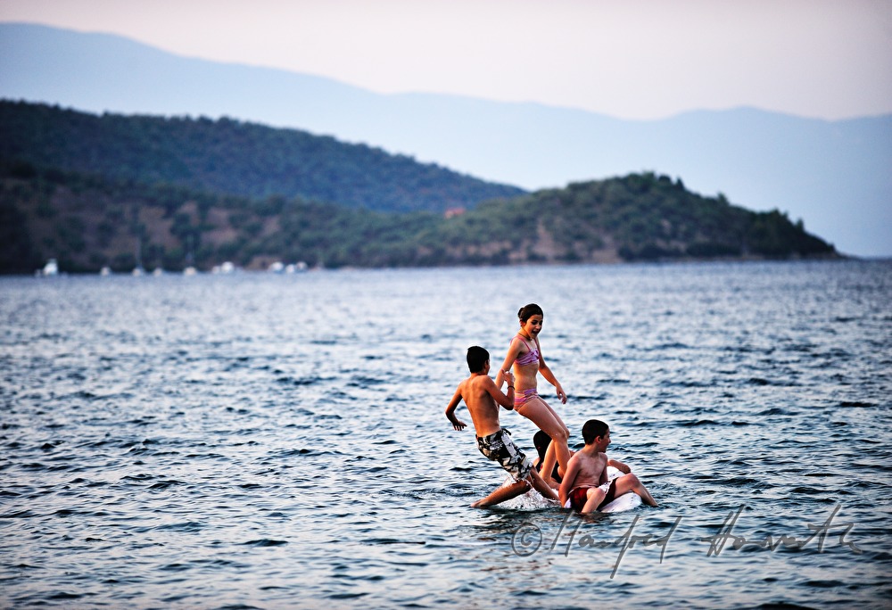 playing children on the beach