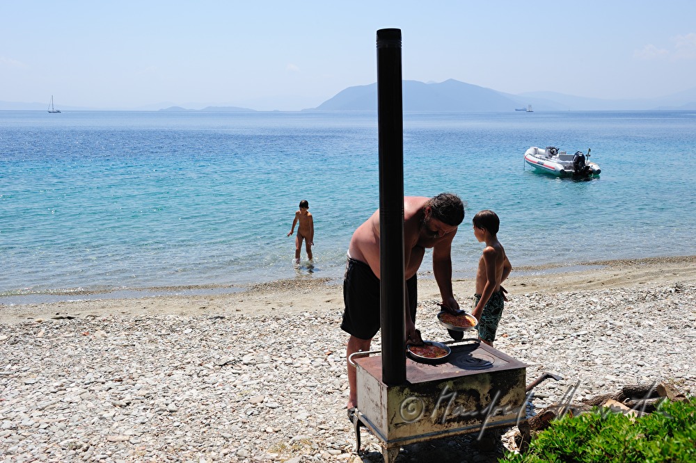 baking pizza on the beach