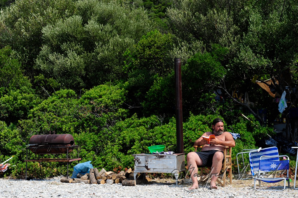 baking pizza on the beach