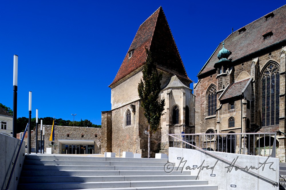 Burg Perchtoldsdorf and Burgvorplatz