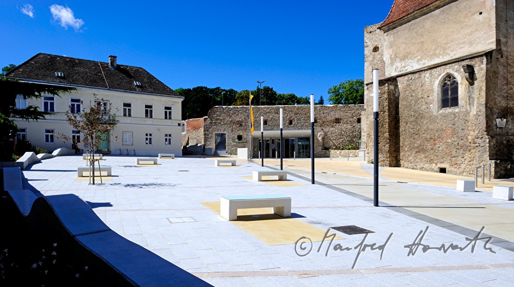 Burg Perchtoldsdorf and Burgvorplatz