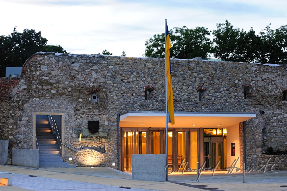 main entrance of Burg Perchtoldsdorf