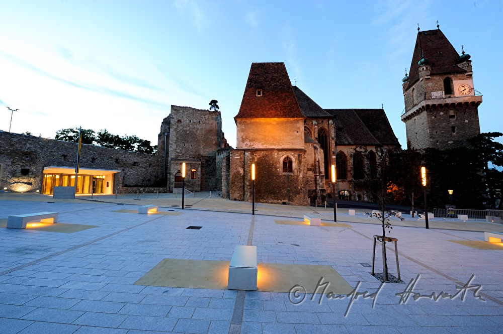 Burg Perchtoldsdorf and Burgvorplatz