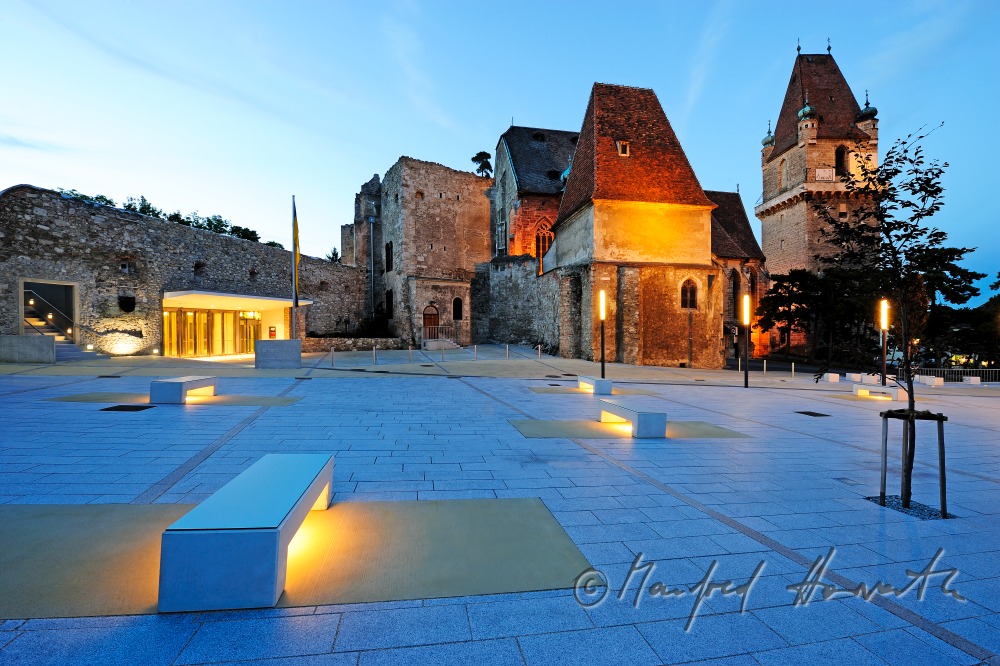 Burg Perchtoldsdorf and Burgvorplatz