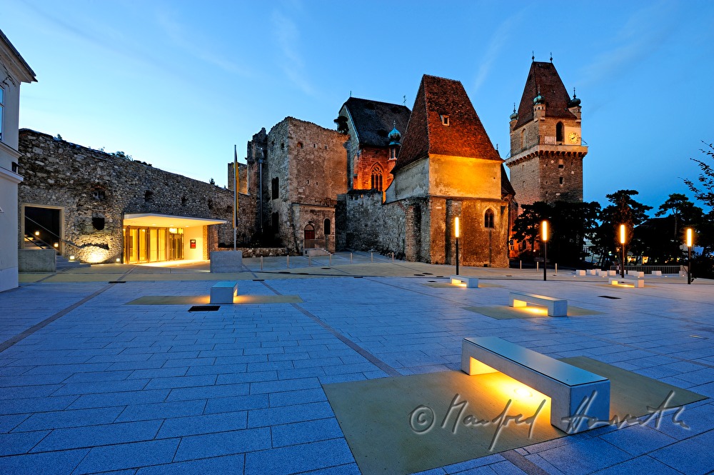 Burg Perchtoldsdorf and Burgvorplatz