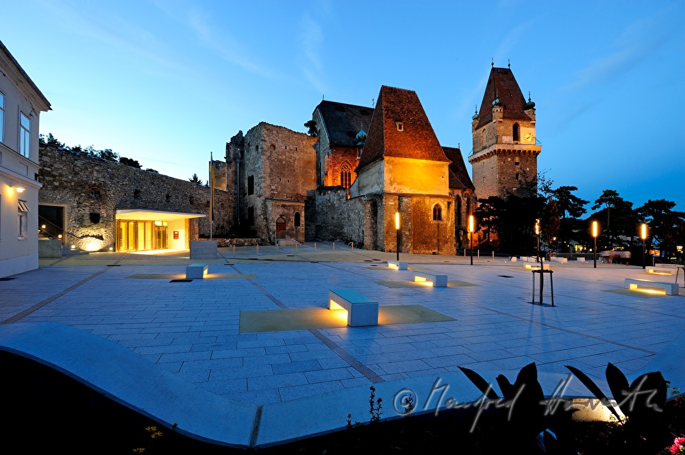 Burg Perchtoldsdorf and Burgvorplatz
