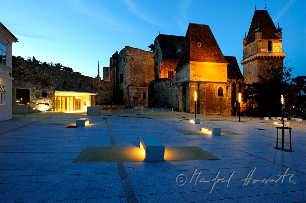 Burg Perchtoldsdorf and Burgvorplatz