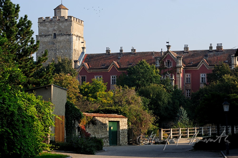 Castle Prugg and chateau park