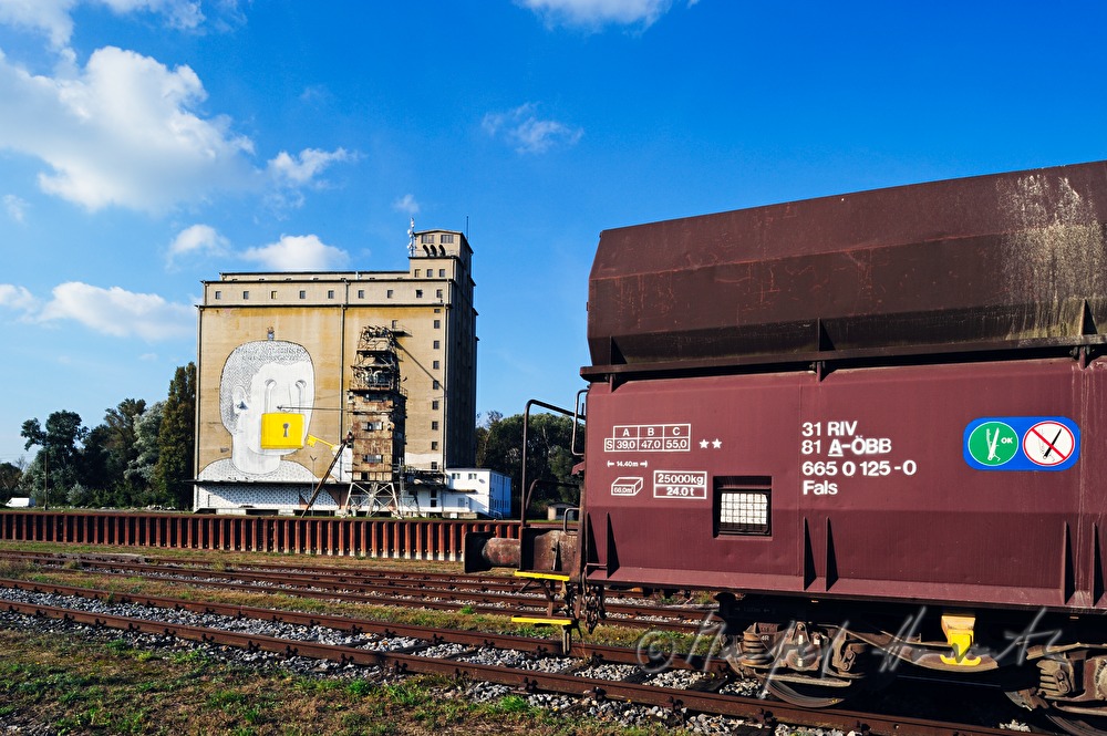 granary with graffiti