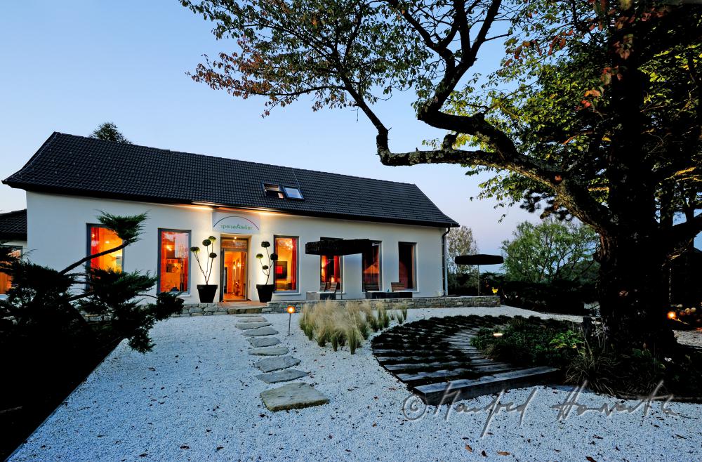 Zen garden of the Hotel An-Alapanka-Ma