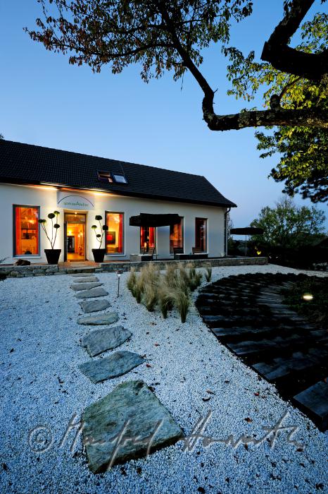 Zen garden of the Hotel An-Alapanka-Ma